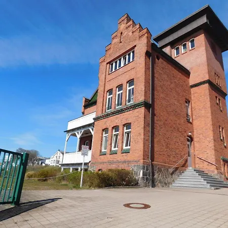 Seelotsenstation Sassnitz Mit Hafenblick By Unsere Urlaubszeit Exterior photo