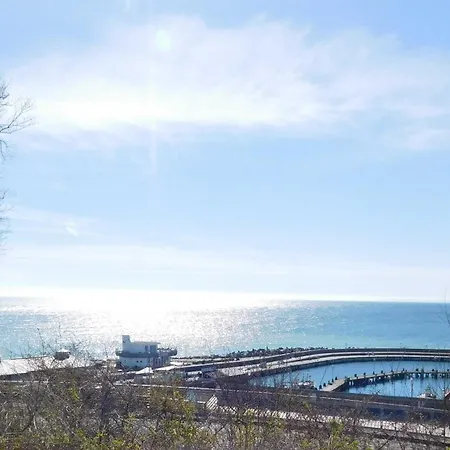 Seelotsenstation Sassnitz Mit Hafenblick By Unsere Urlaubszeit Exterior photo