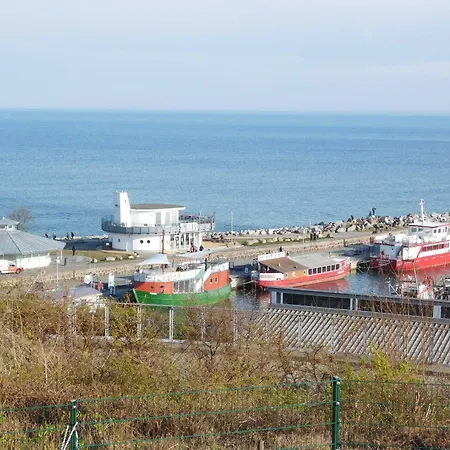 Seelotsenstation Sassnitz Mit Hafenblick By Unsere Urlaubszeit Exterior photo